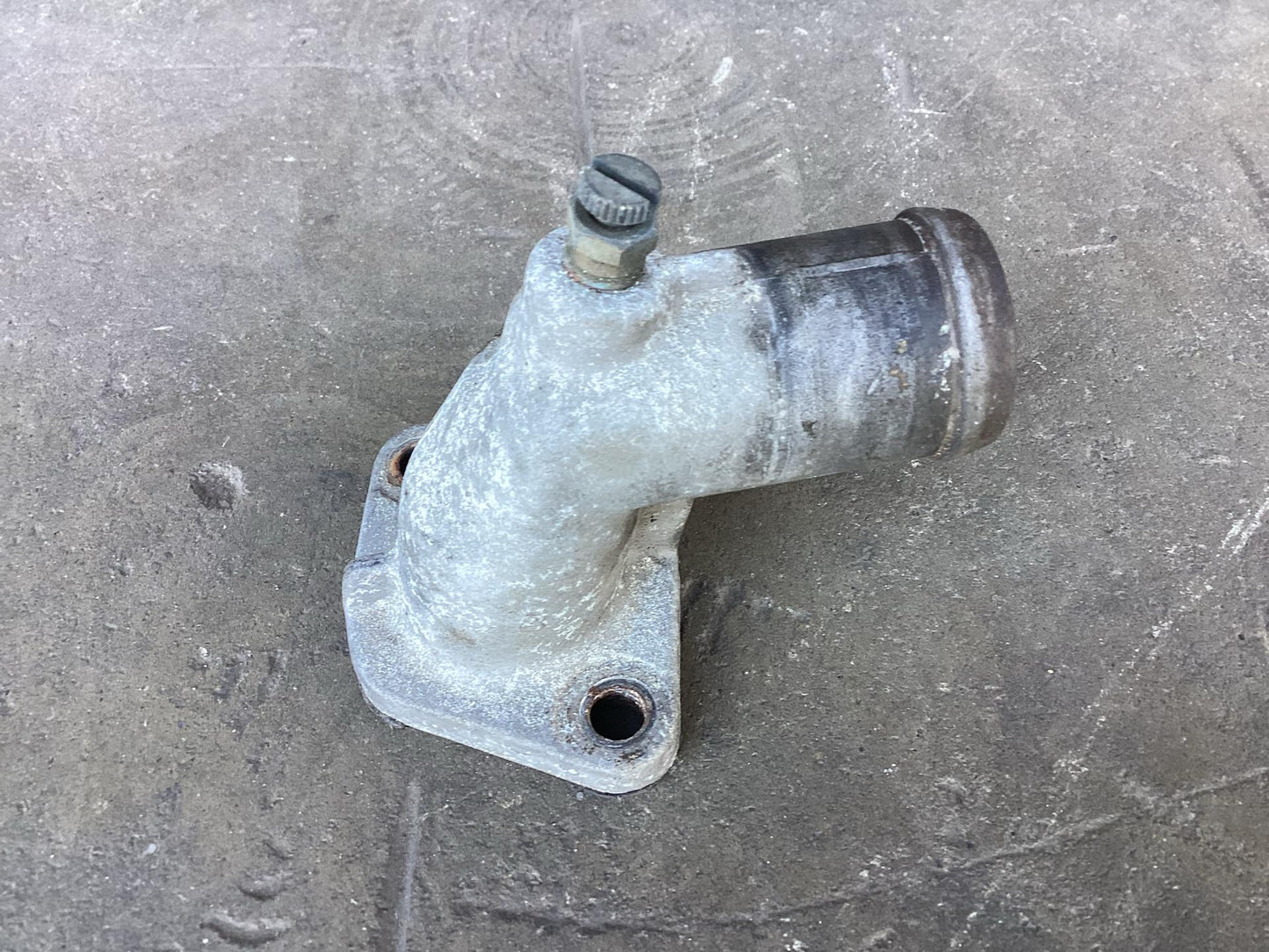 2002 - 2004 Holden Commodore VY 6G1YL54A94L196501 Thermostat Housing 92061795