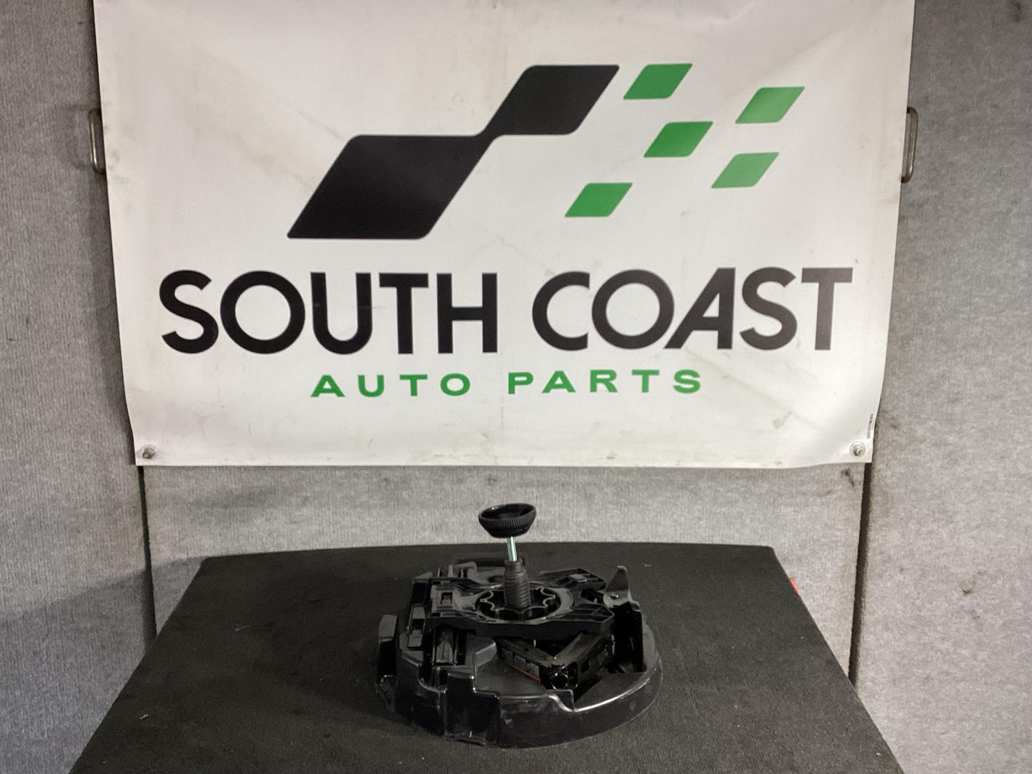Holden Commodore VF  Jack/Tool Kit 92420328