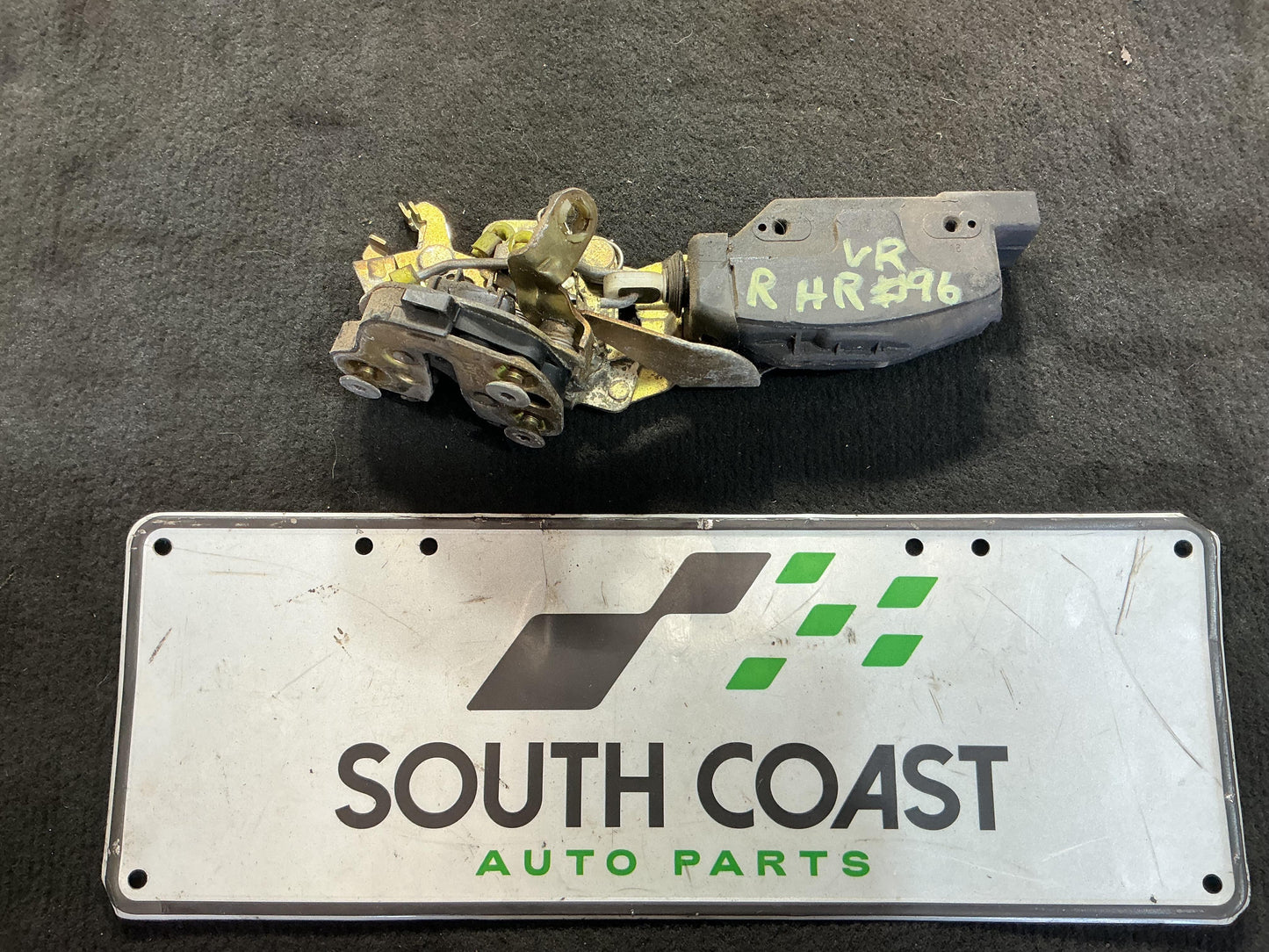 Holden Commodore VR 6H8VRK19HSL781543 Right Rear Lock Actuator 90229916