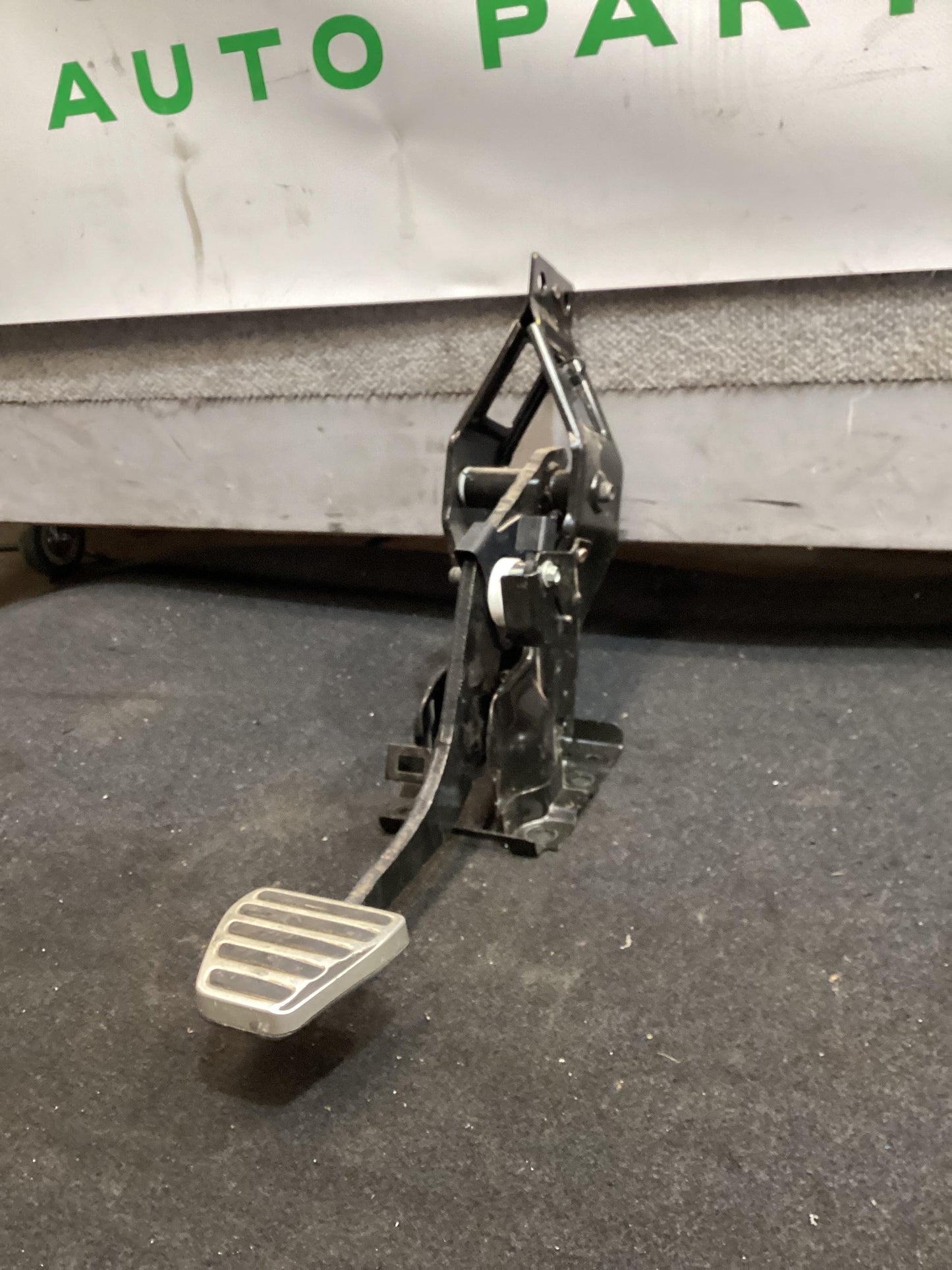 2006 - 2010 Holden Commodore VE  Brake Pedal