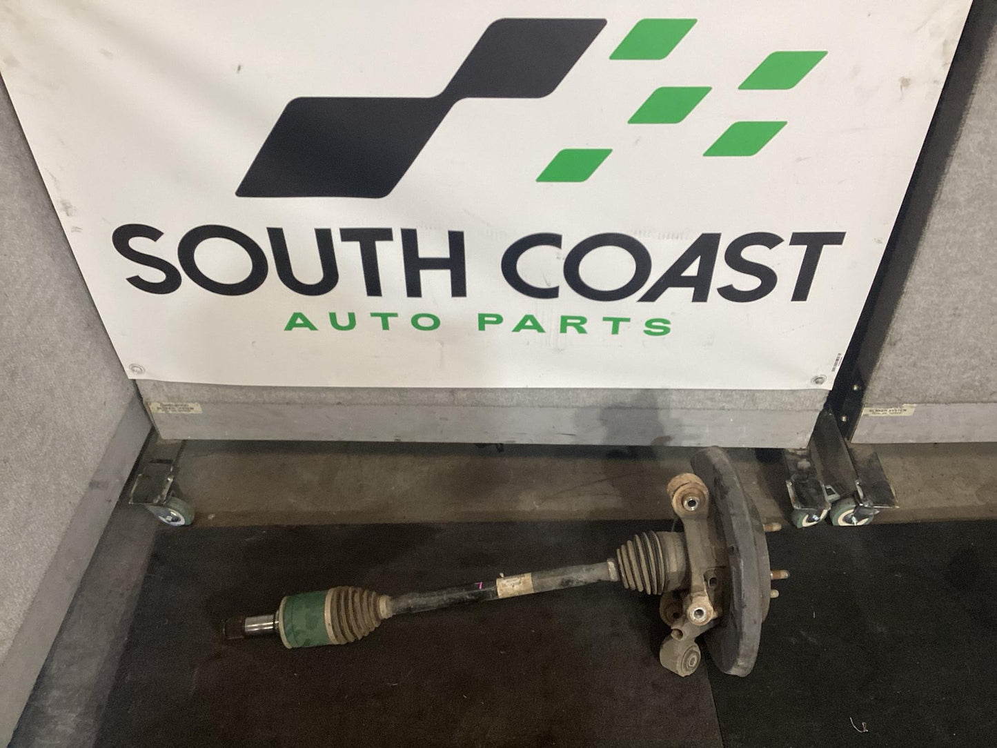 2011 - 2011 Holden Commodore   Left Drive Shaft 92238513