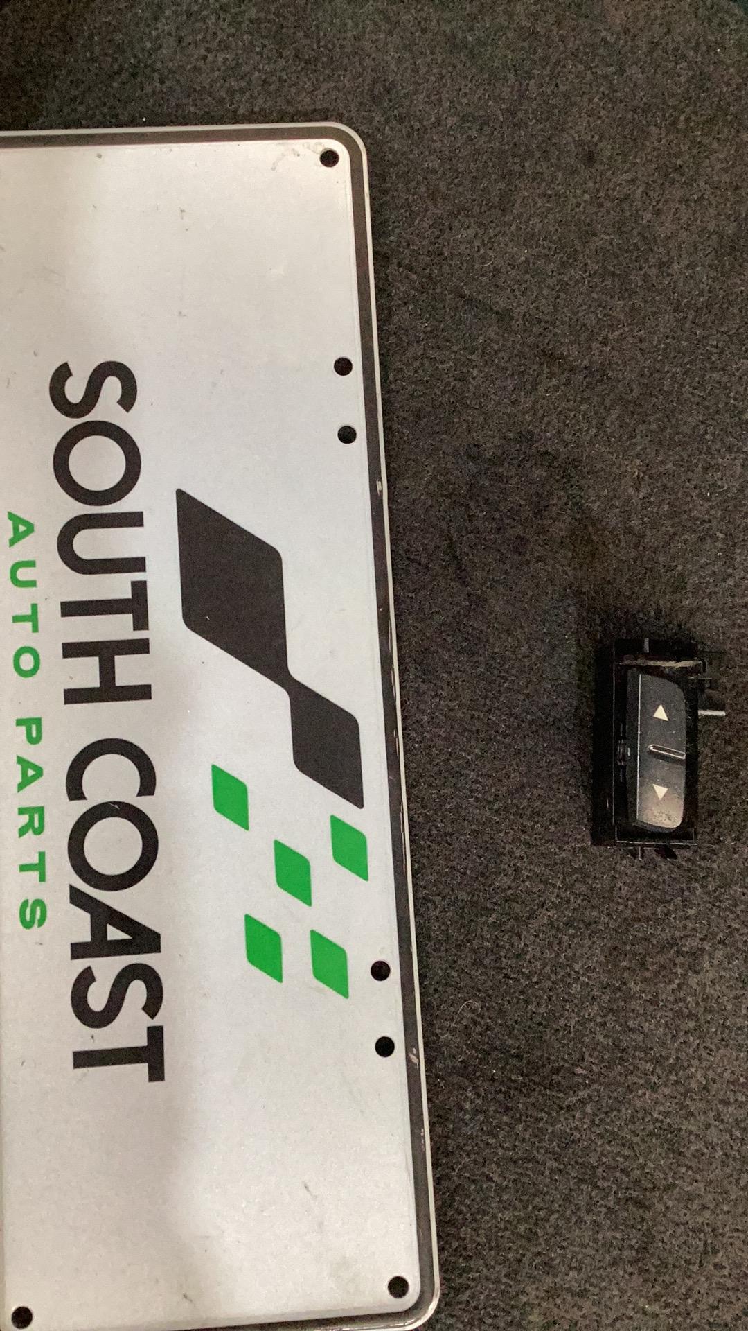 2010, Holden, Calais, VE, Right Rear Window Switch