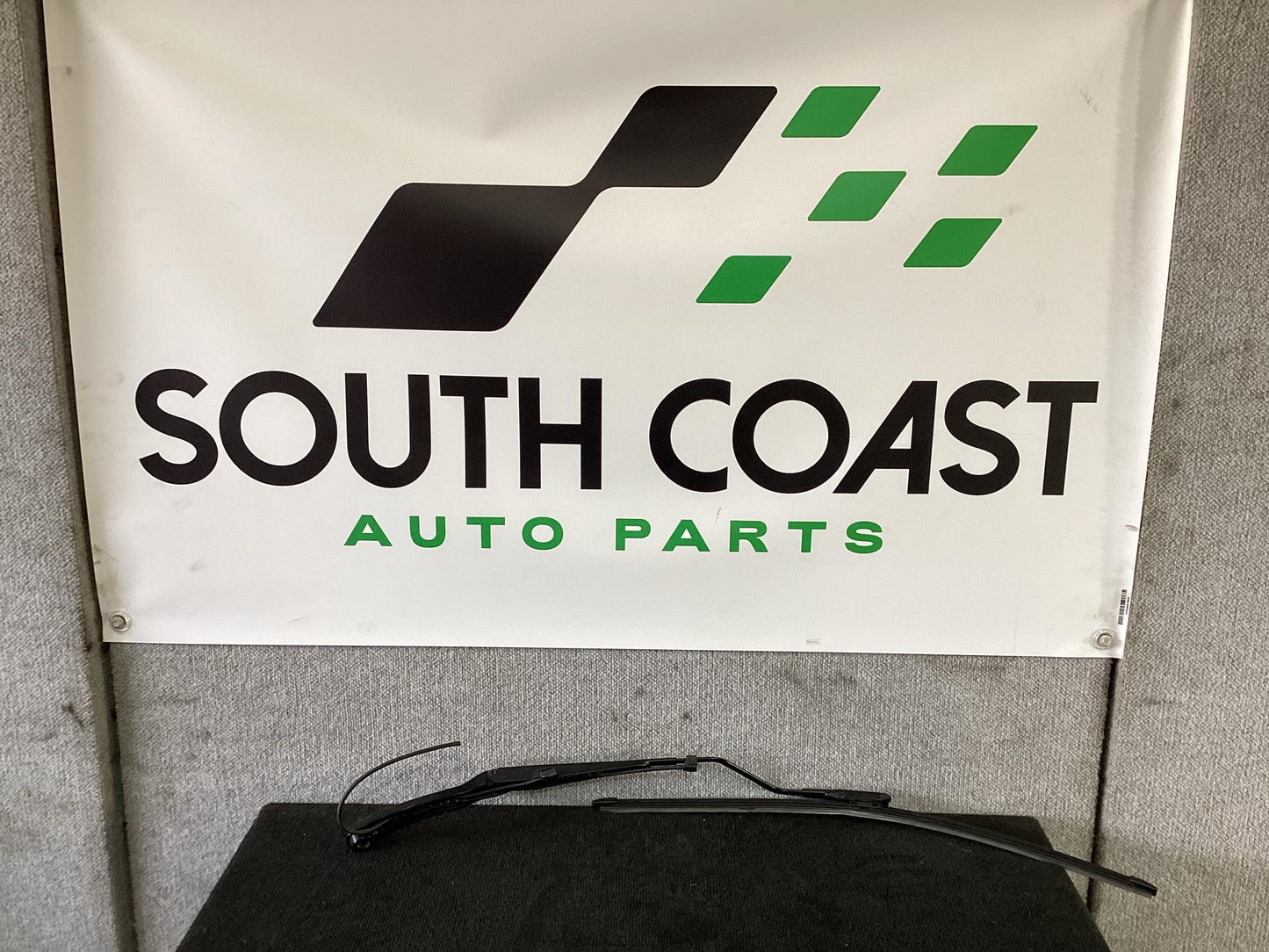 2006 - 2010 Holden Commodore VE  Right Front Wiper Arm