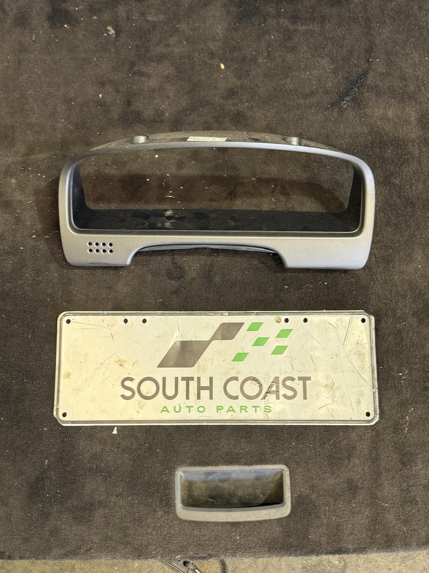 Holden Commodore VZ  Dash Fascia IM80839
