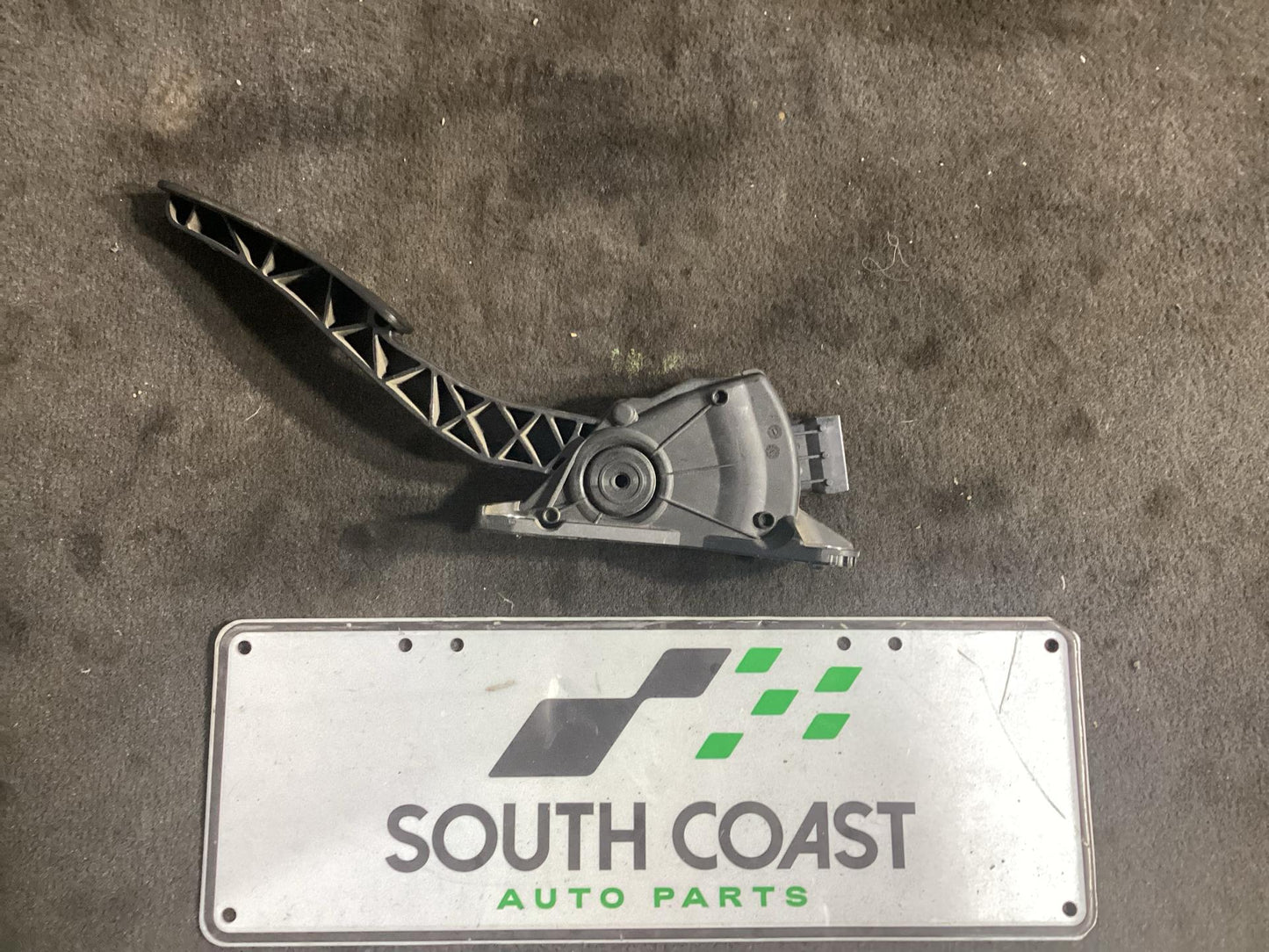 Holden Commodore   Accelerator Pedal 92238396