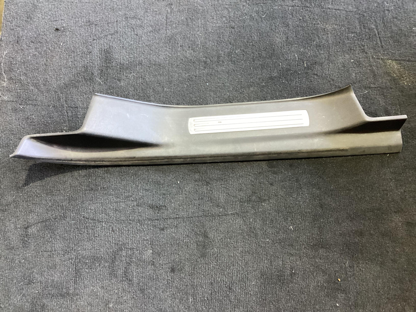 2015 Holden Calais VF  Right Rear Door Scuff Panel 92268540