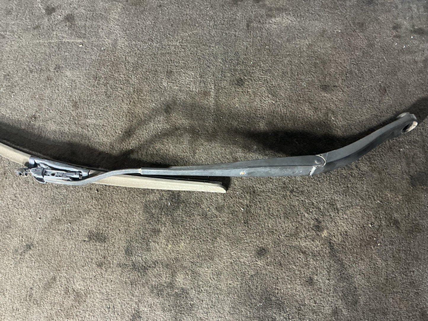 Holden Commodore VY  Wiper Arm Pair