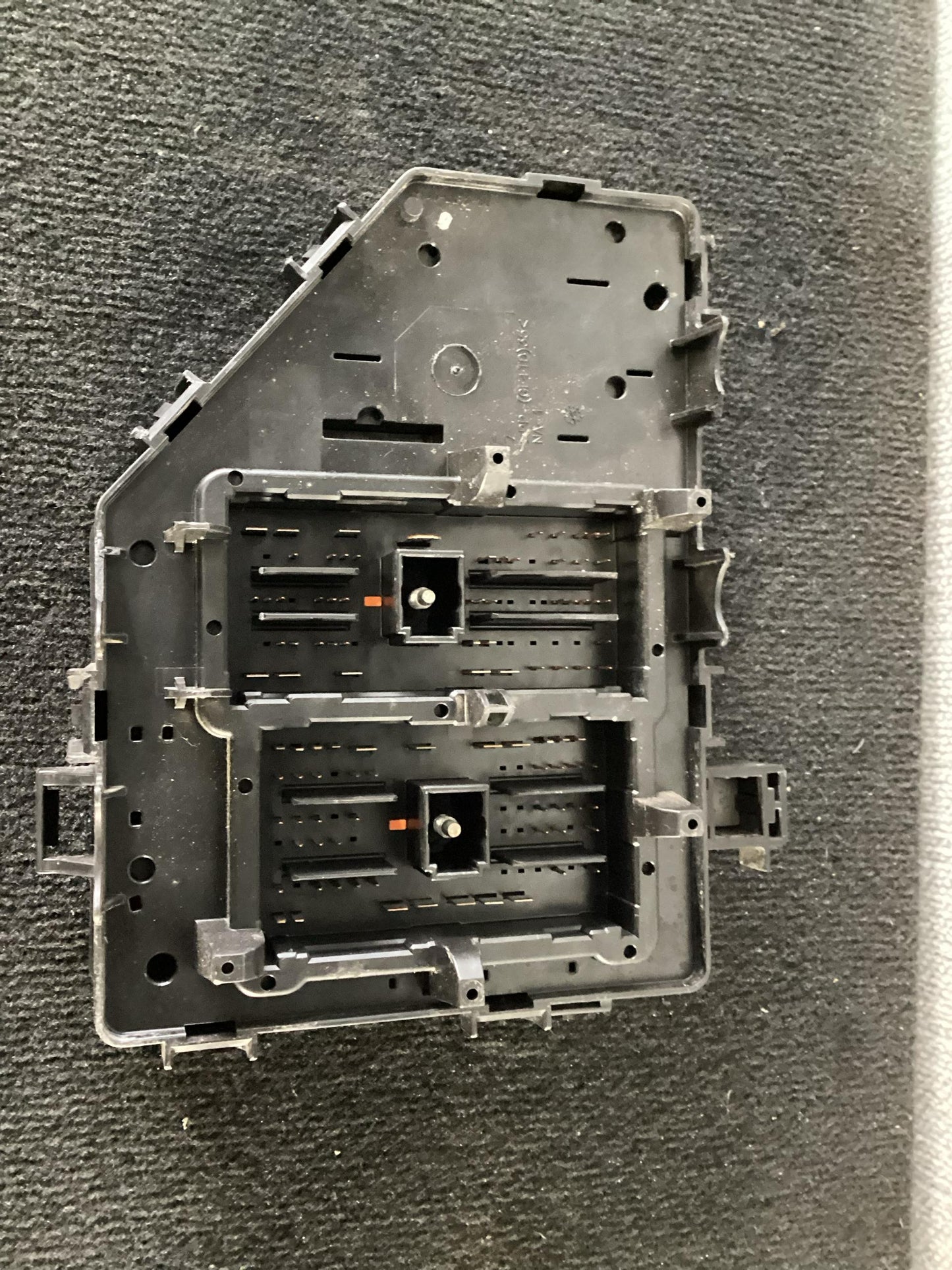 2006 - 2010 Holden Commodore VE  Engine Fuse Box 92191600
