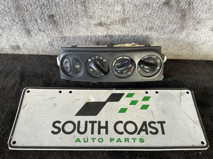 Holden Commodore VU 6H8VUK80F2L904753 Heater/AC Controls 92096271