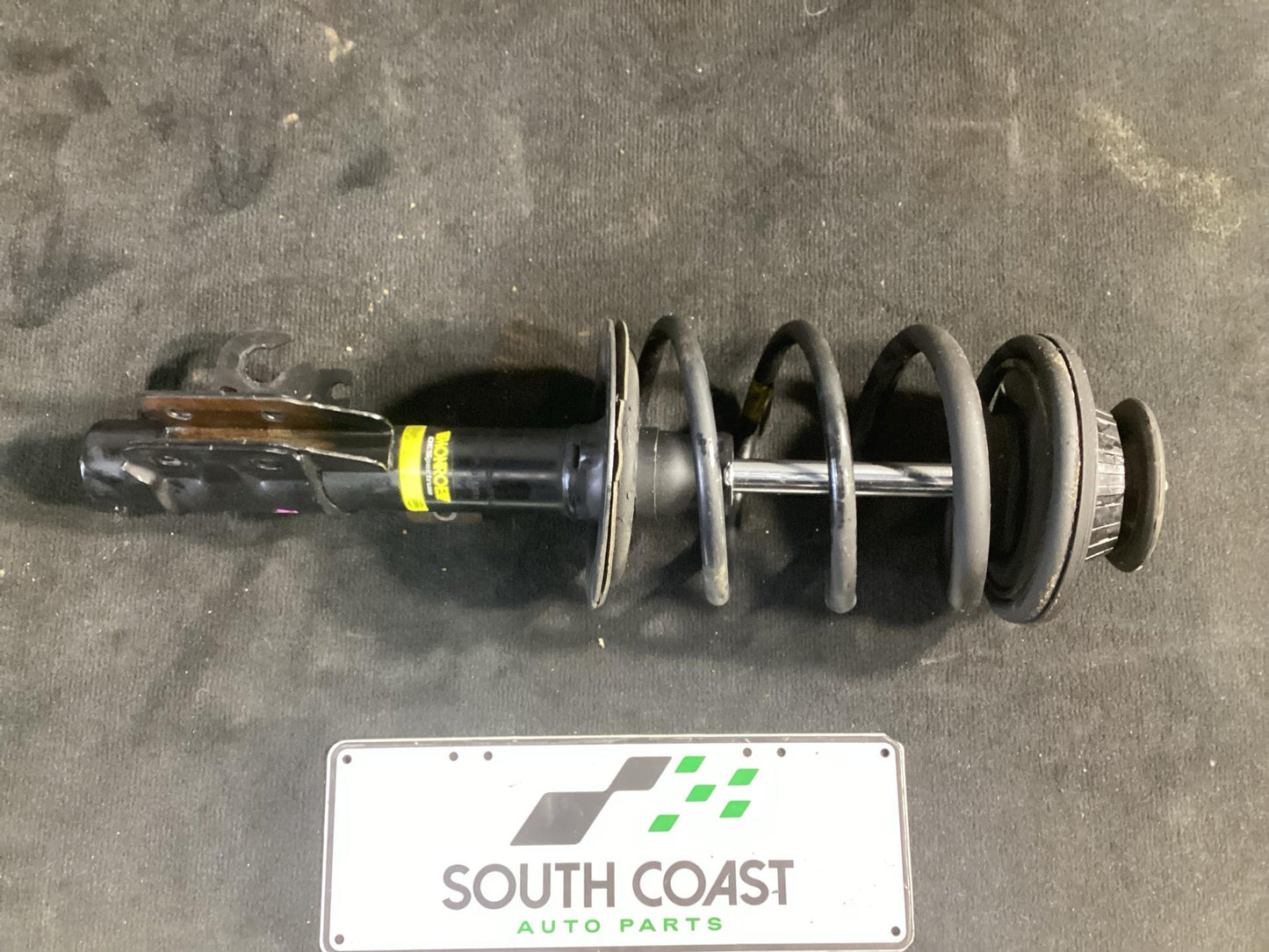 Holden Commodore   Right Front Strut
