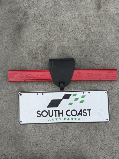 Audi A4 B8 WAUZZ8K9AA071441 Emergency Triangle 8T0860251