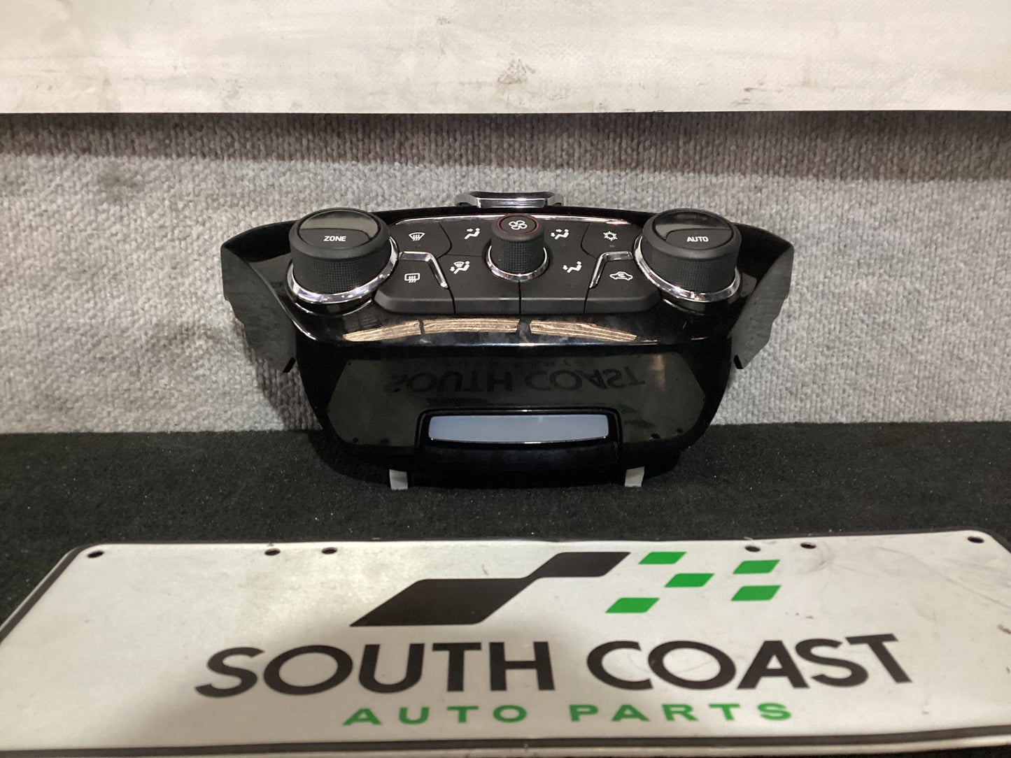 Holden Commodore VF  Climate Control Module 92507024