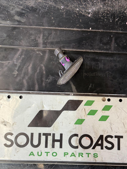 Holden Commodore VZ  Left Indicator 10364604