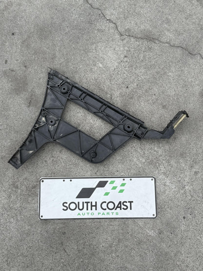 Audi A4 B8 WAUZZ8K9AA071441 Right Rear Bar Locator 8K5807454
