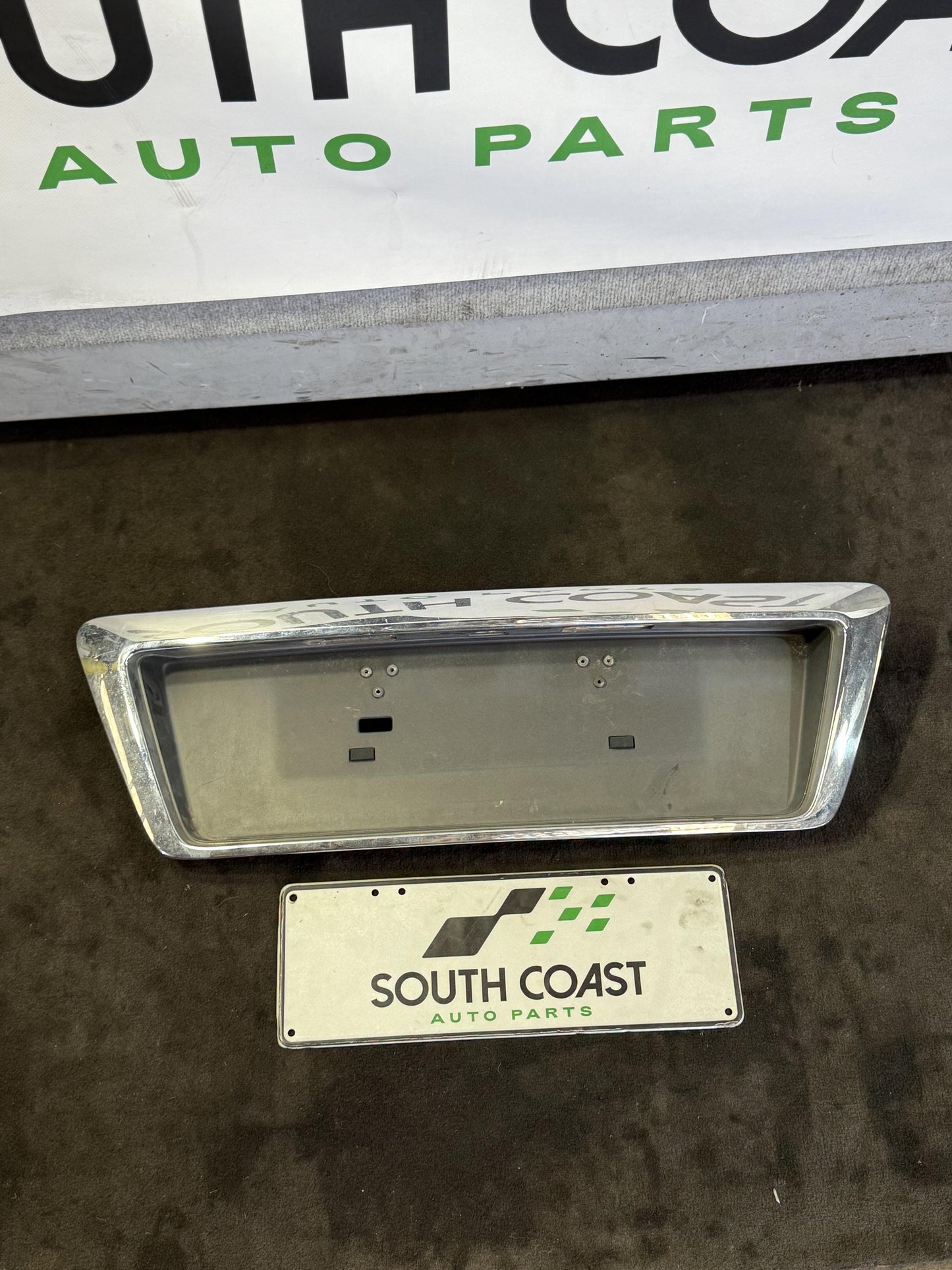 Holden Commodore VZ  Bootlid Garnish 92083423