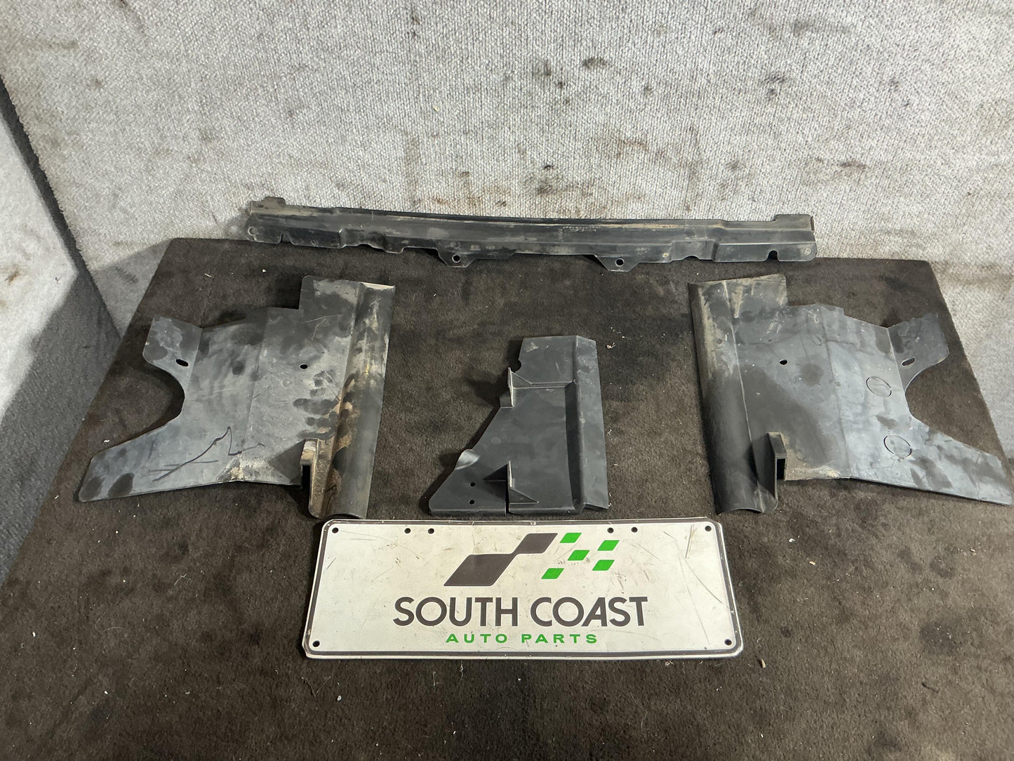 Holden Commodore VR 6H8VRK19HSL781543 Radiator Shroud 92026657