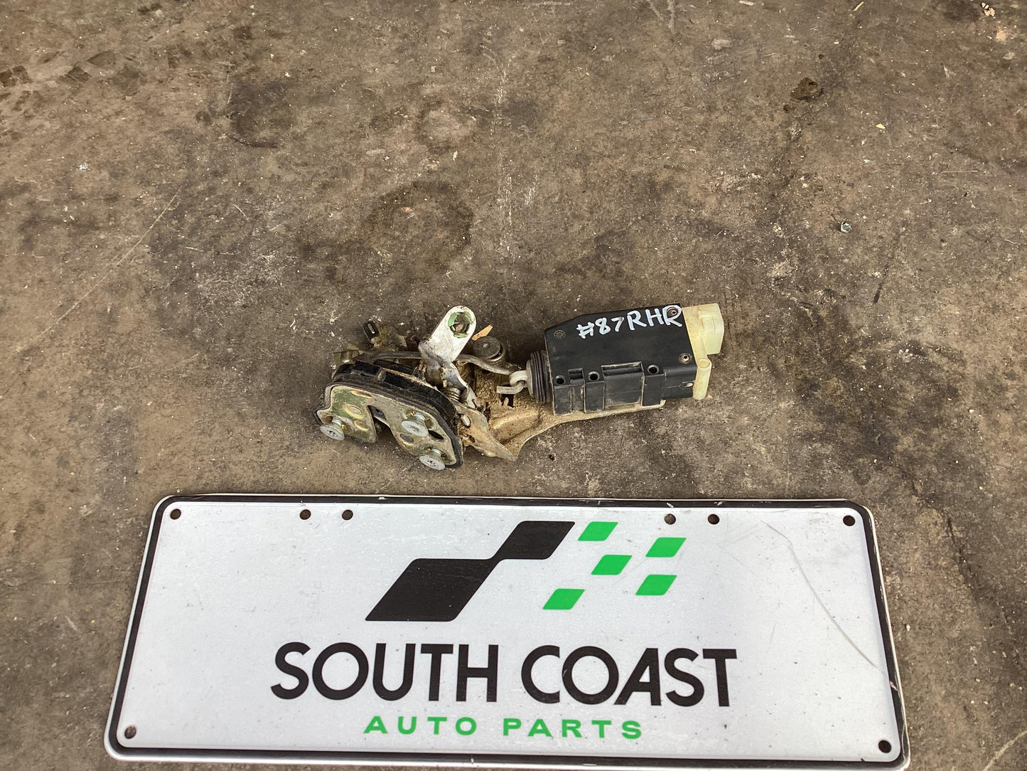 2002 - 2004 Holden Commodore VY 6G1YL54A94L196501 Right Rear Lock Actuator 92146469