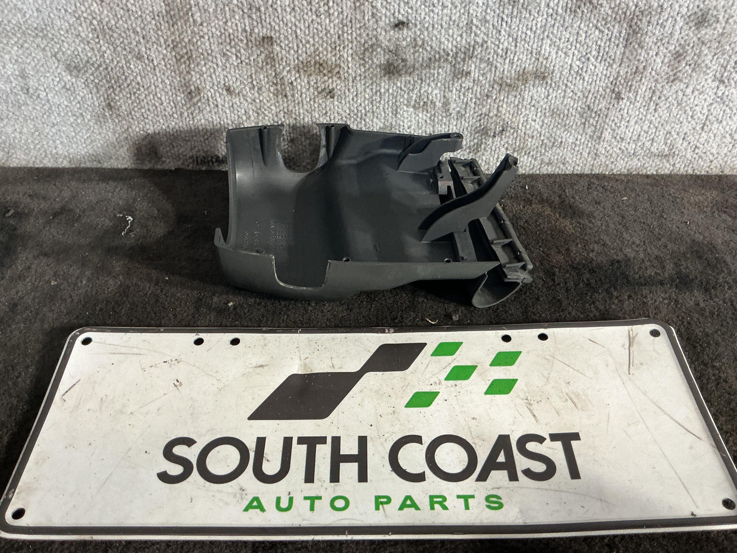Holden Commodore VR 6H8VRK19HSL781543 Steering Column Shroud 92042571