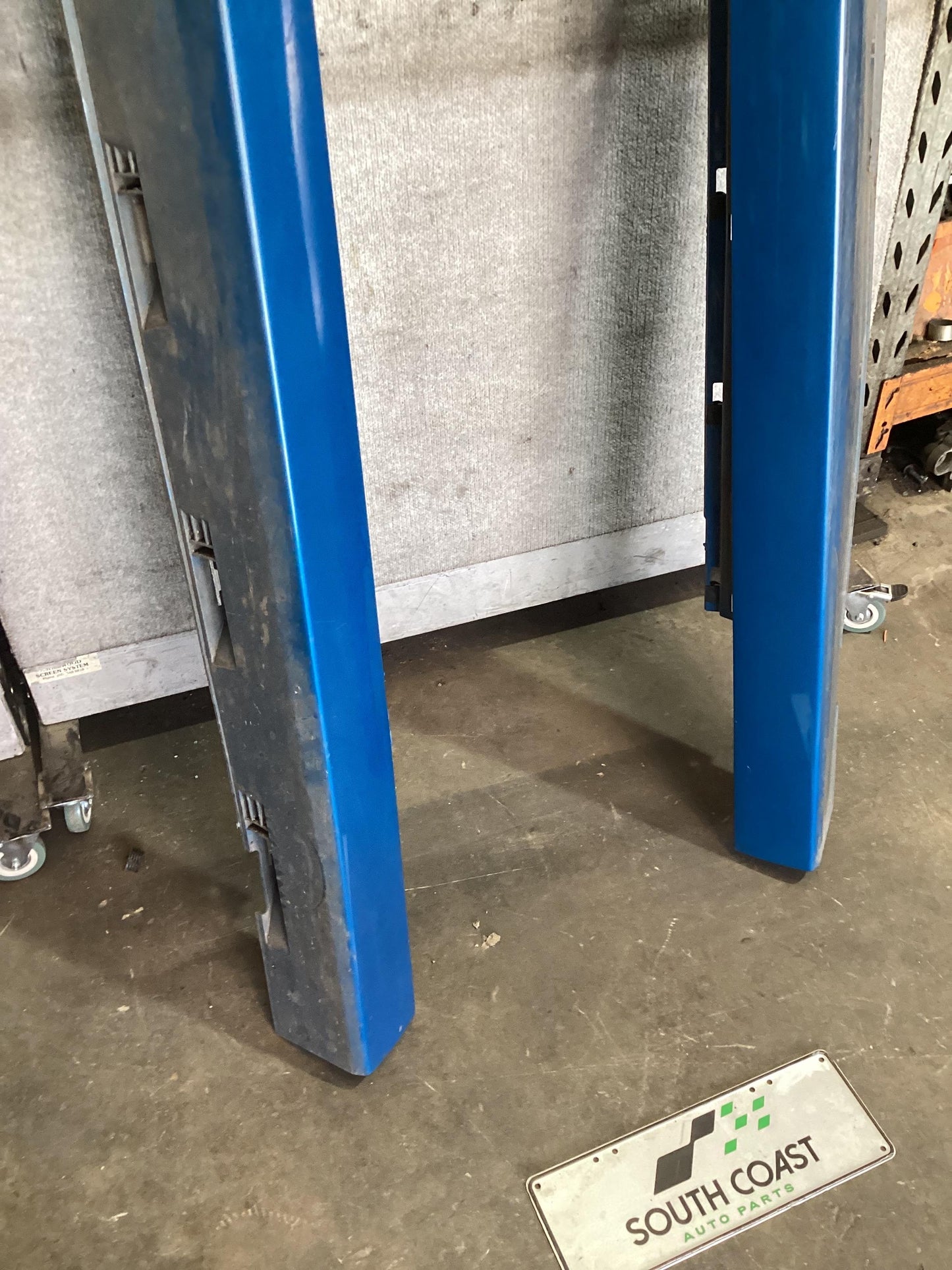 Holden Commodore VF  Side Skirt Set