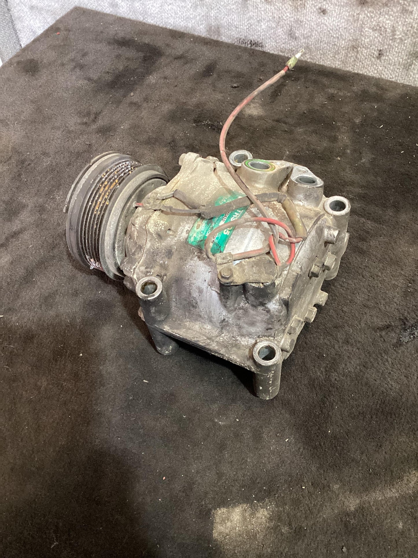 Holden Commodore VR 6H8VRK19HSL781543 A/C Compressor 3362610412
