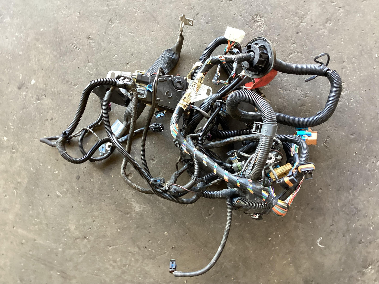 2003 - 2004 Holden Statesman WK  Engine Wiring Harness 92110579