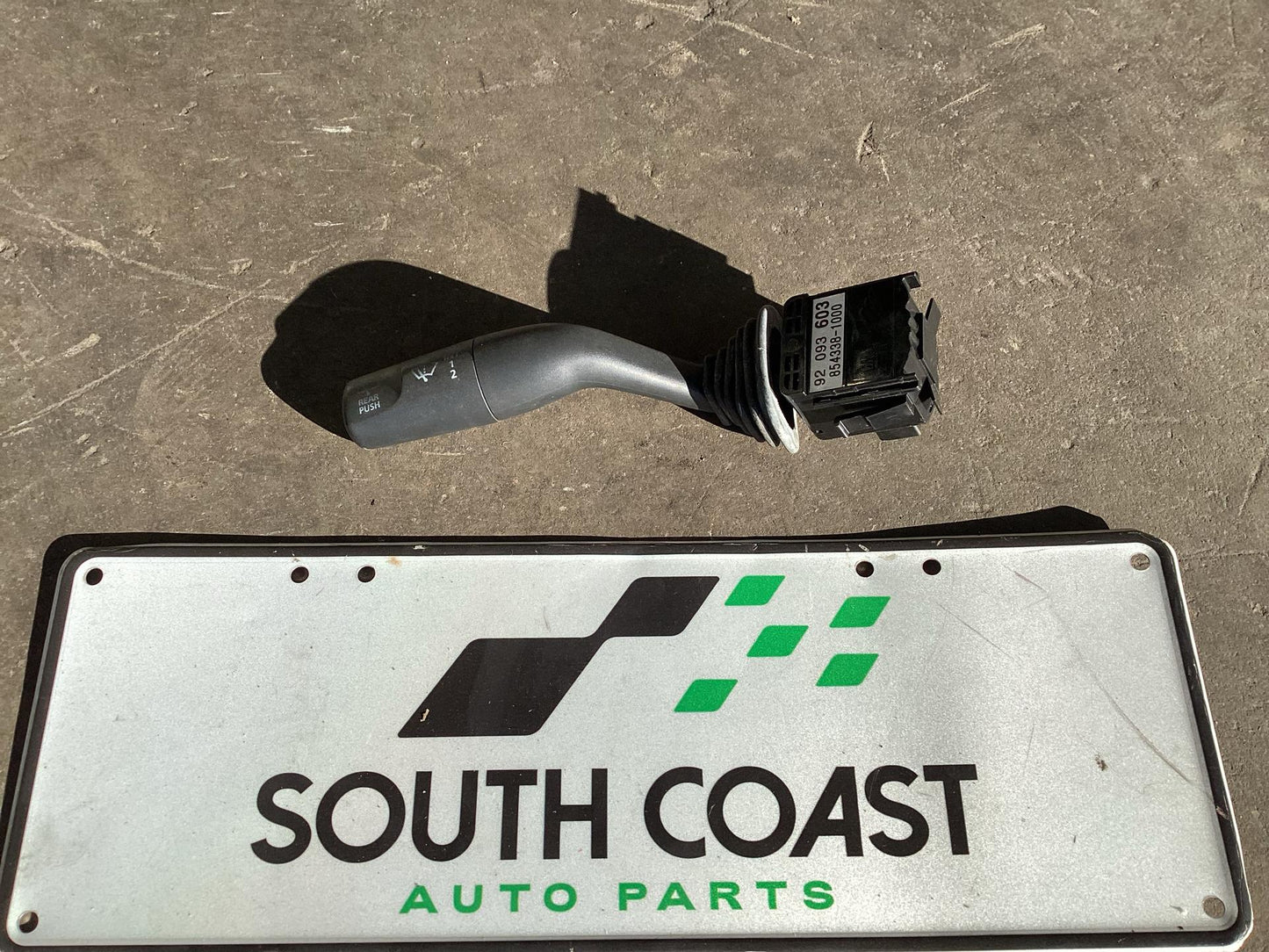 2002 - 2004 Holden Commodore VY 6G1YL54A94L196501 Wiper Switch 92093603
