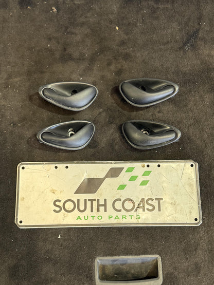 Holden Commodore VZ  Interior Handle Set 92055323