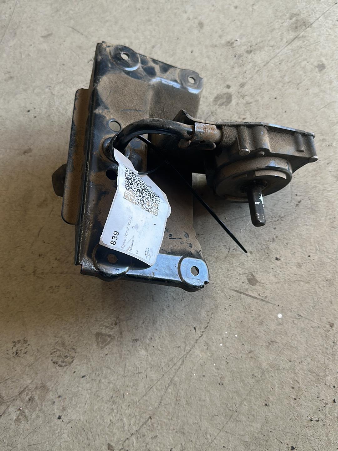 2014 - 2014 Holden Commodore   Spare Wheel Winch