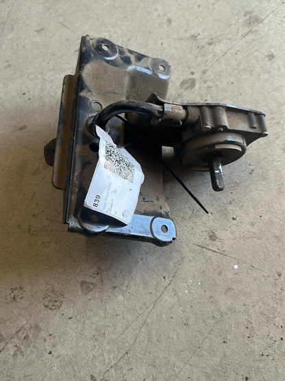 2014 - 2014 Holden Commodore   Spare Wheel Winch