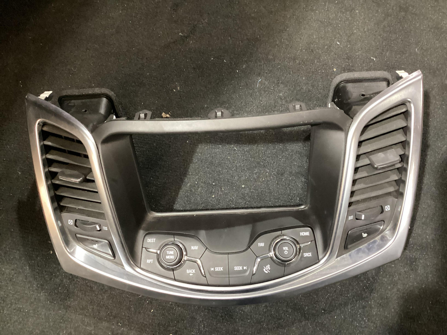 2015 Holden Calais VF  Radio Controls