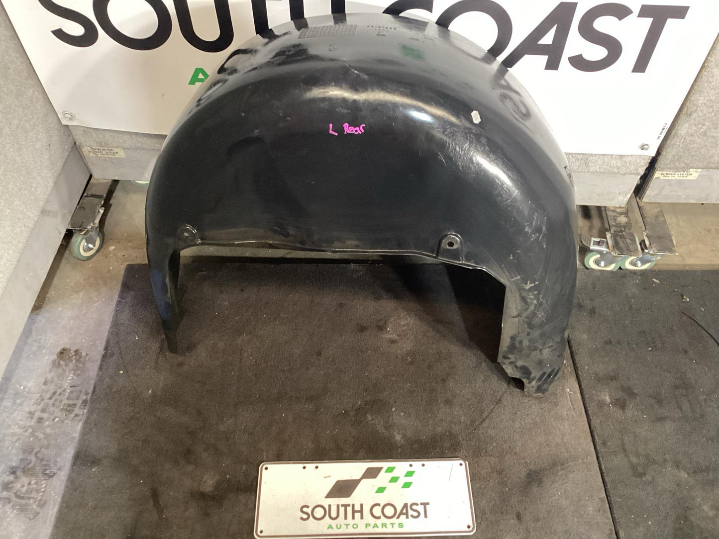 Holden Commodore   Left Rear Guard Liner 92250901
