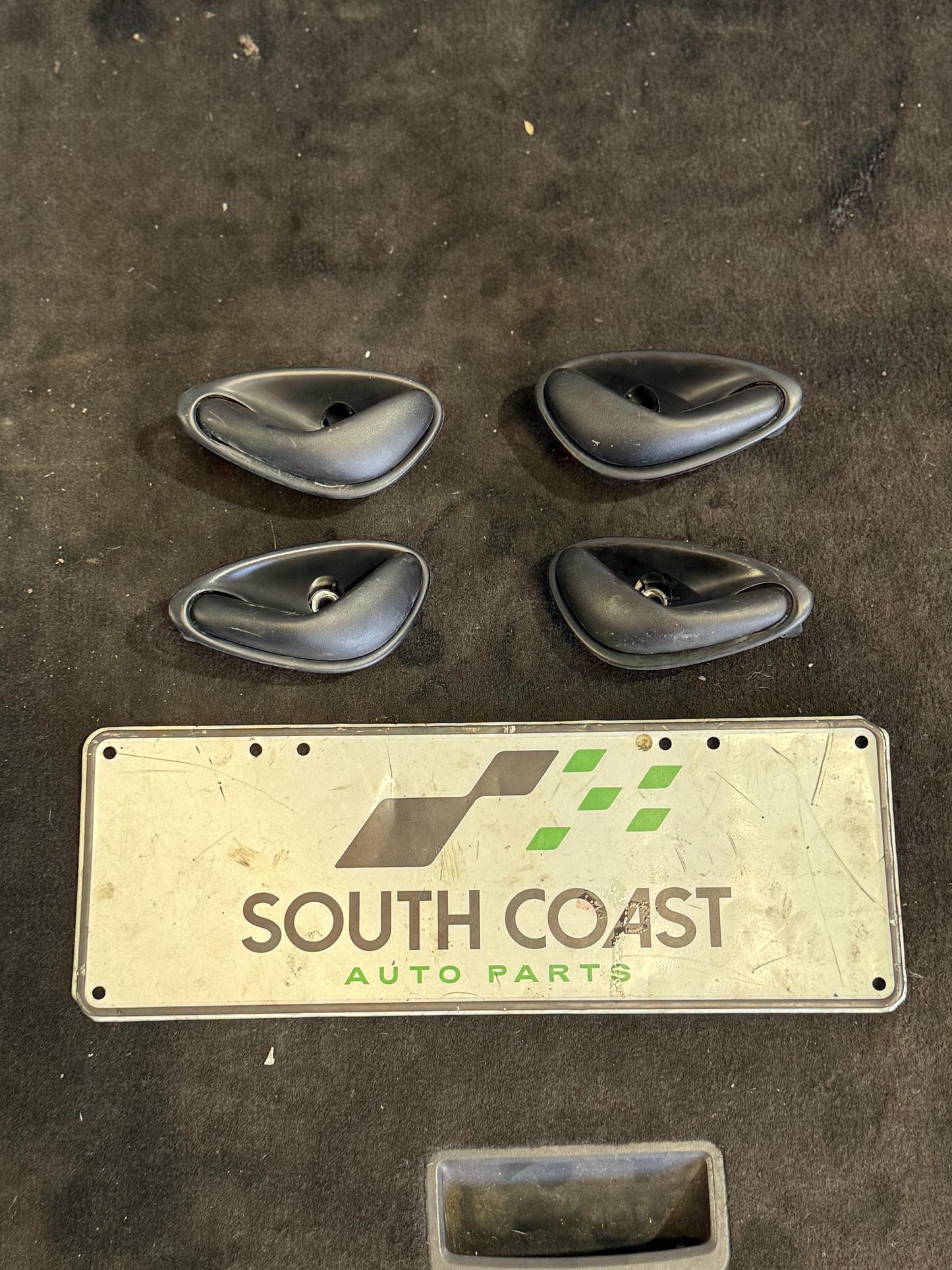 Holden Commodore VZ  Interior Handle Set 92055323