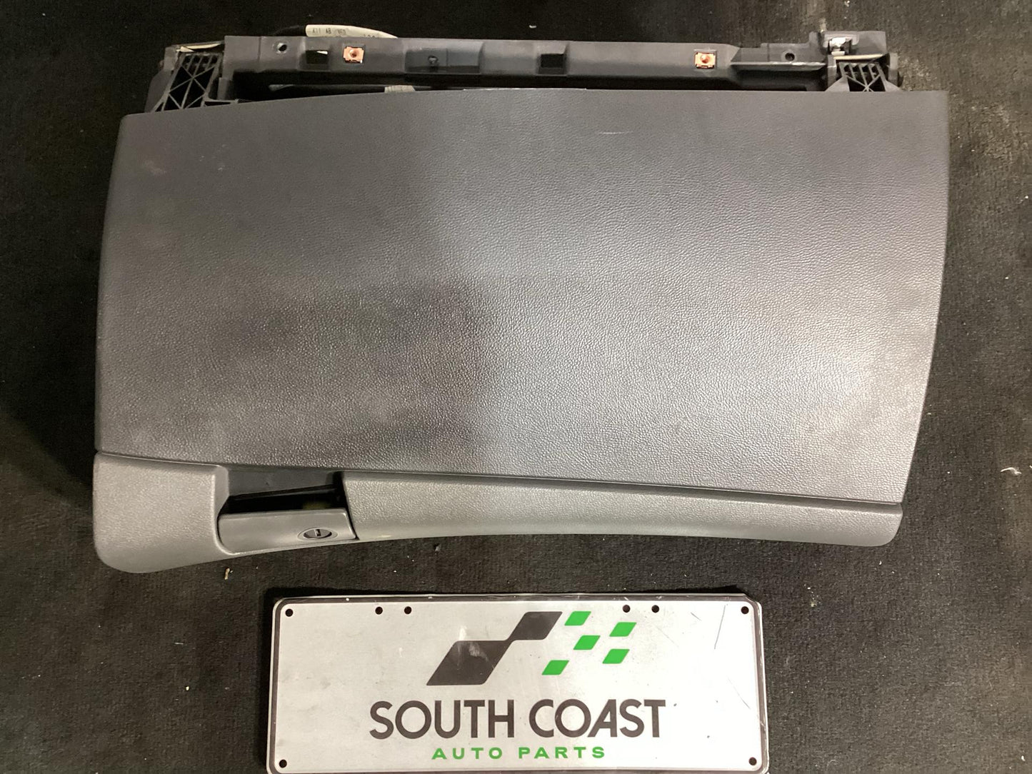 Holden Commodore   Glove Box 92261399