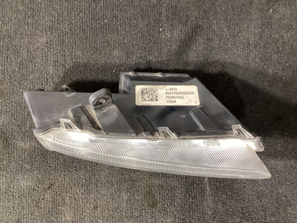 Holden Commodore VF  Right Daytime Driver Light 92278833