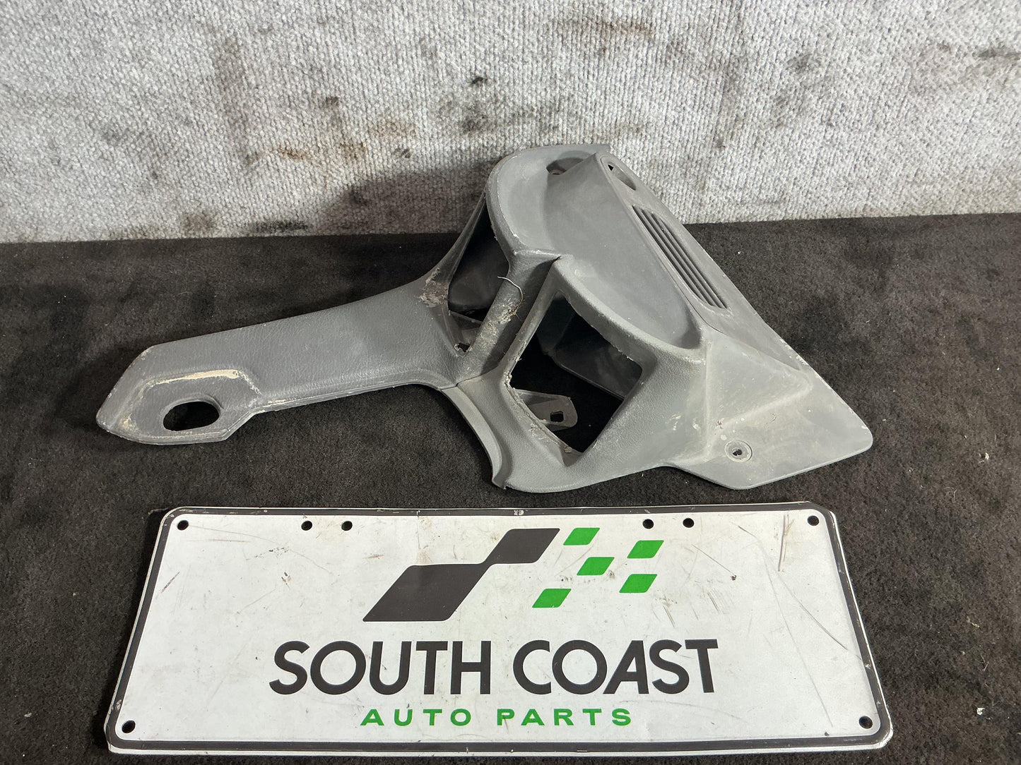 Holden Commodore VR 6H8VRK19HSL781543 A/C Vent Left 92052309