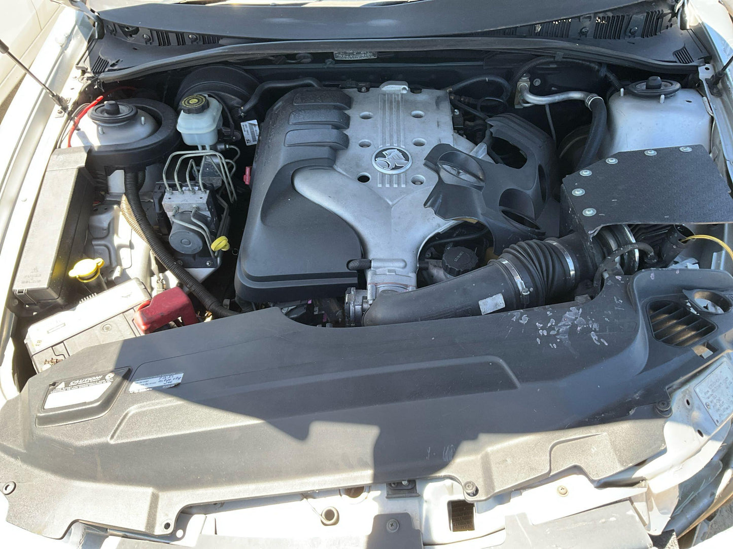 2005 - 2006 Holden Commodore Executive VZ Silver