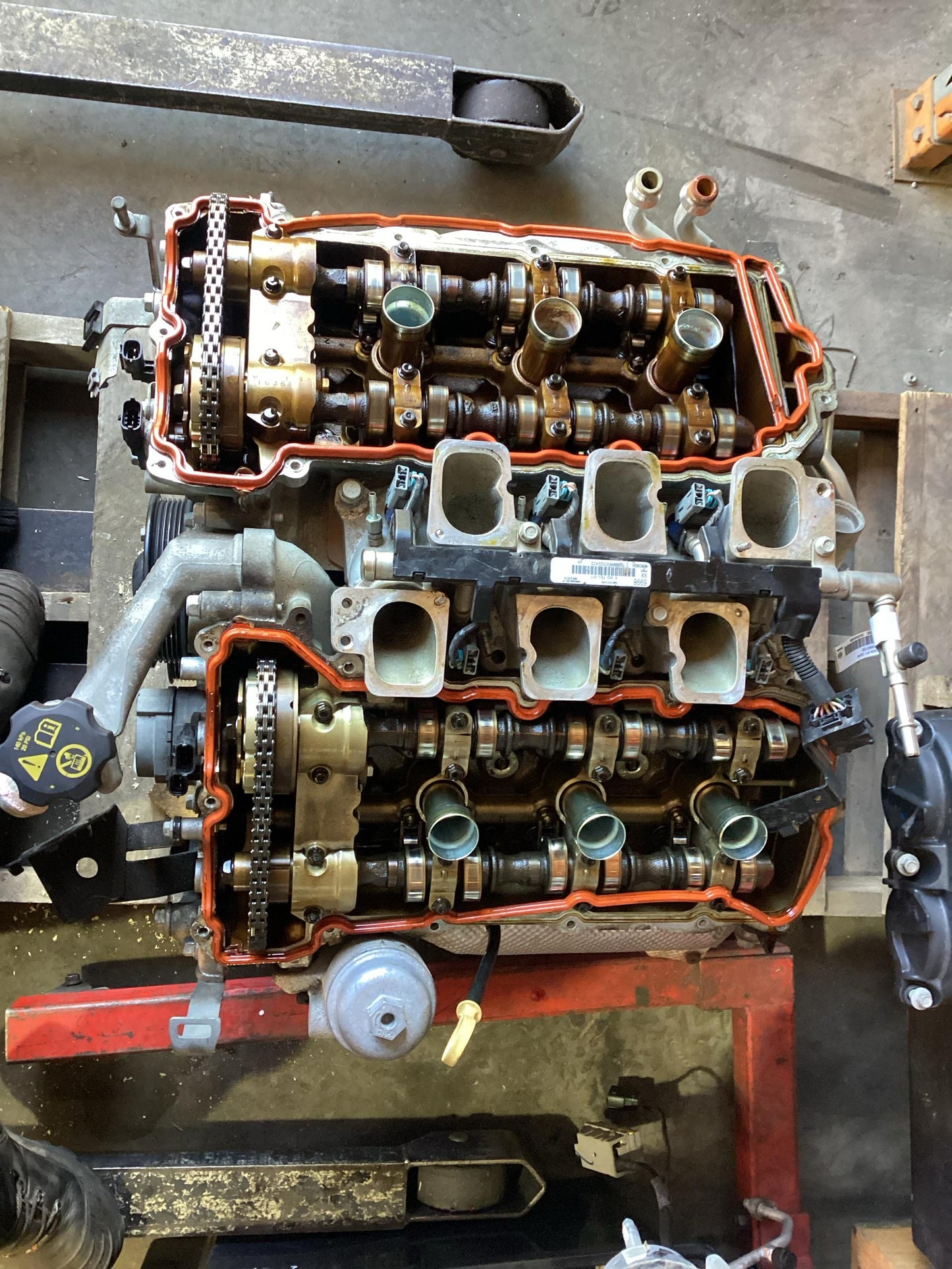 2006 - 2010 Holden Commodore VE  Engine LW2071500245