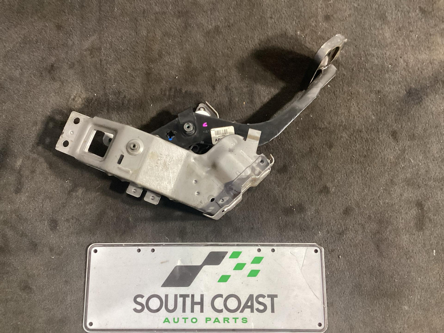 Holden Commodore   Brake Pedal 92247634