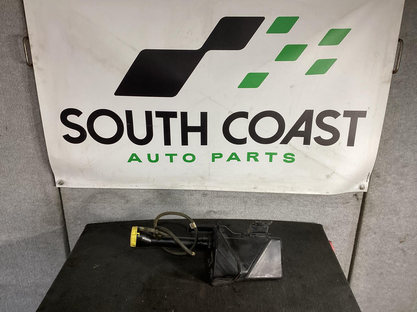 Holden Commodore VF  Overflow Bottle 92164620