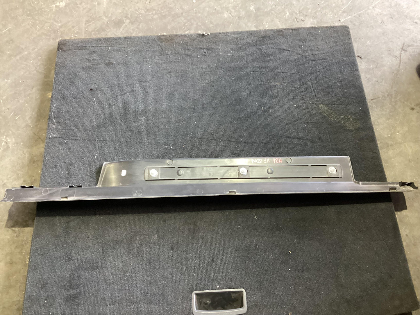 2015 Holden Calais VF  Left Front Door Scuff Panel 92200190