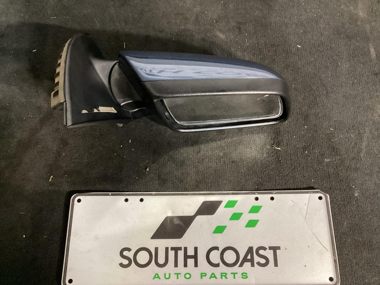 Holden Commodore   Right Door Mirror 92214414