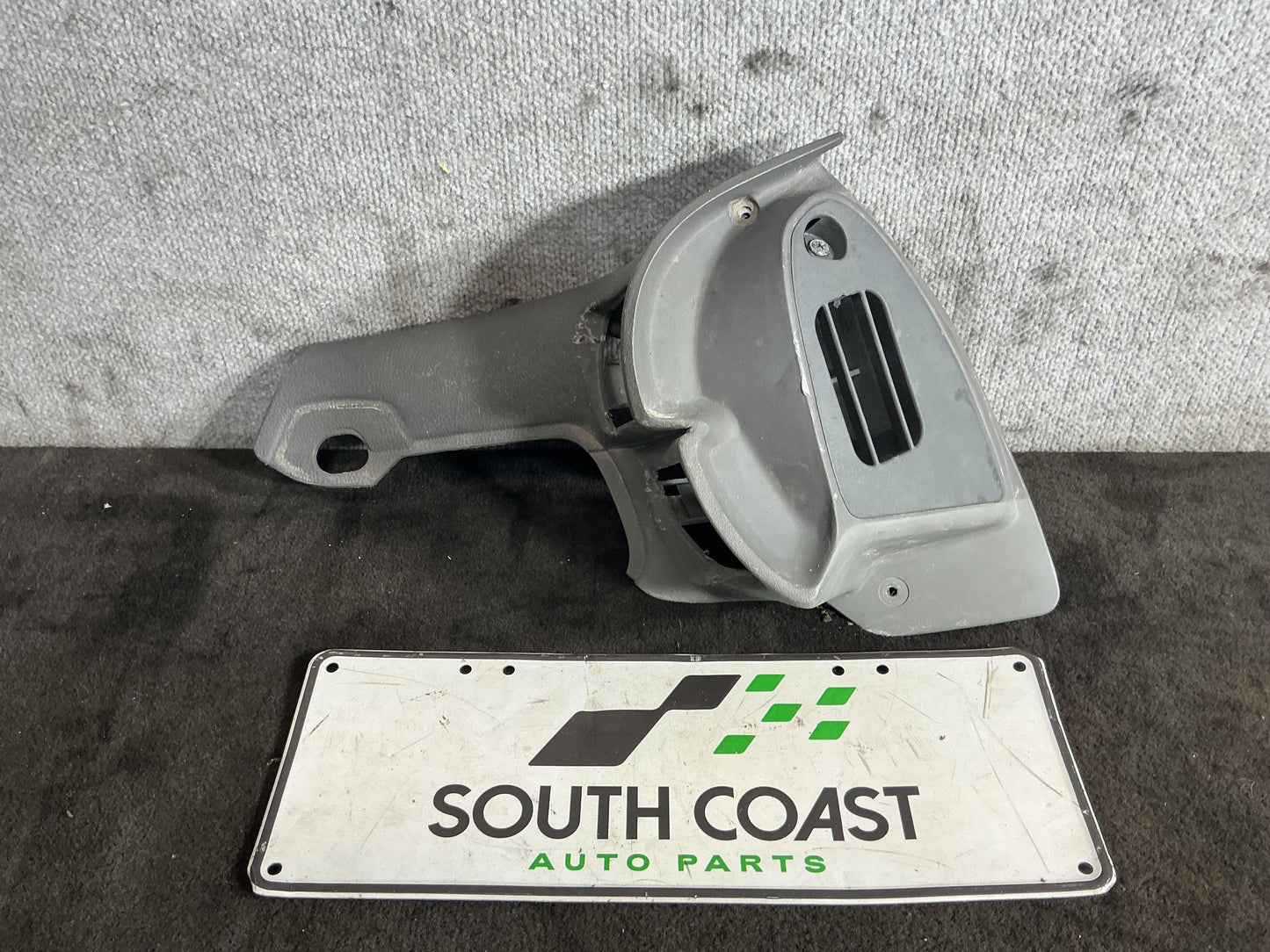 Holden Commodore VR 6H8VRK19HSL781543 A/C Vent Left 92052309
