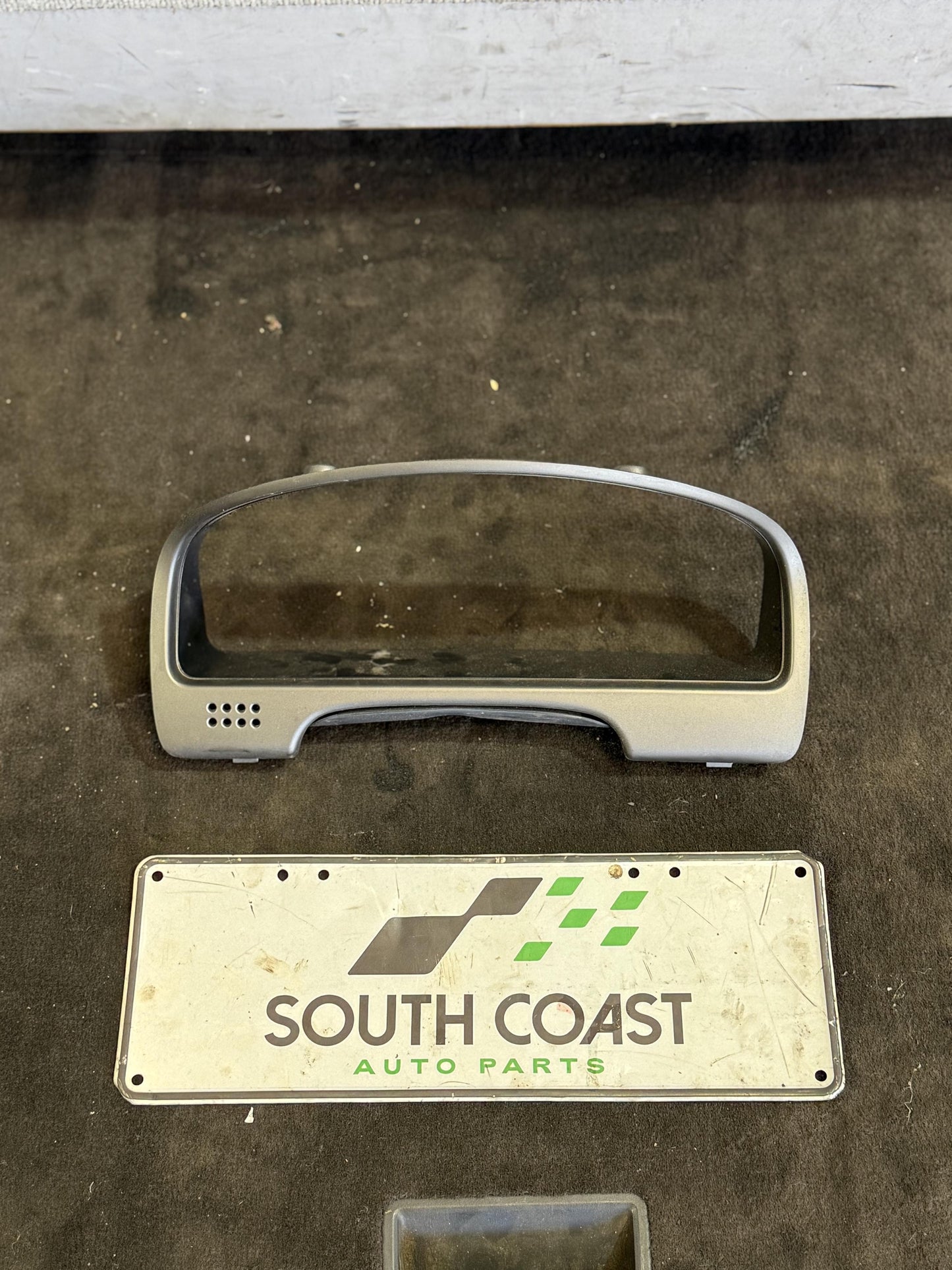 Holden Commodore VZ  Dash Fascia IM80839