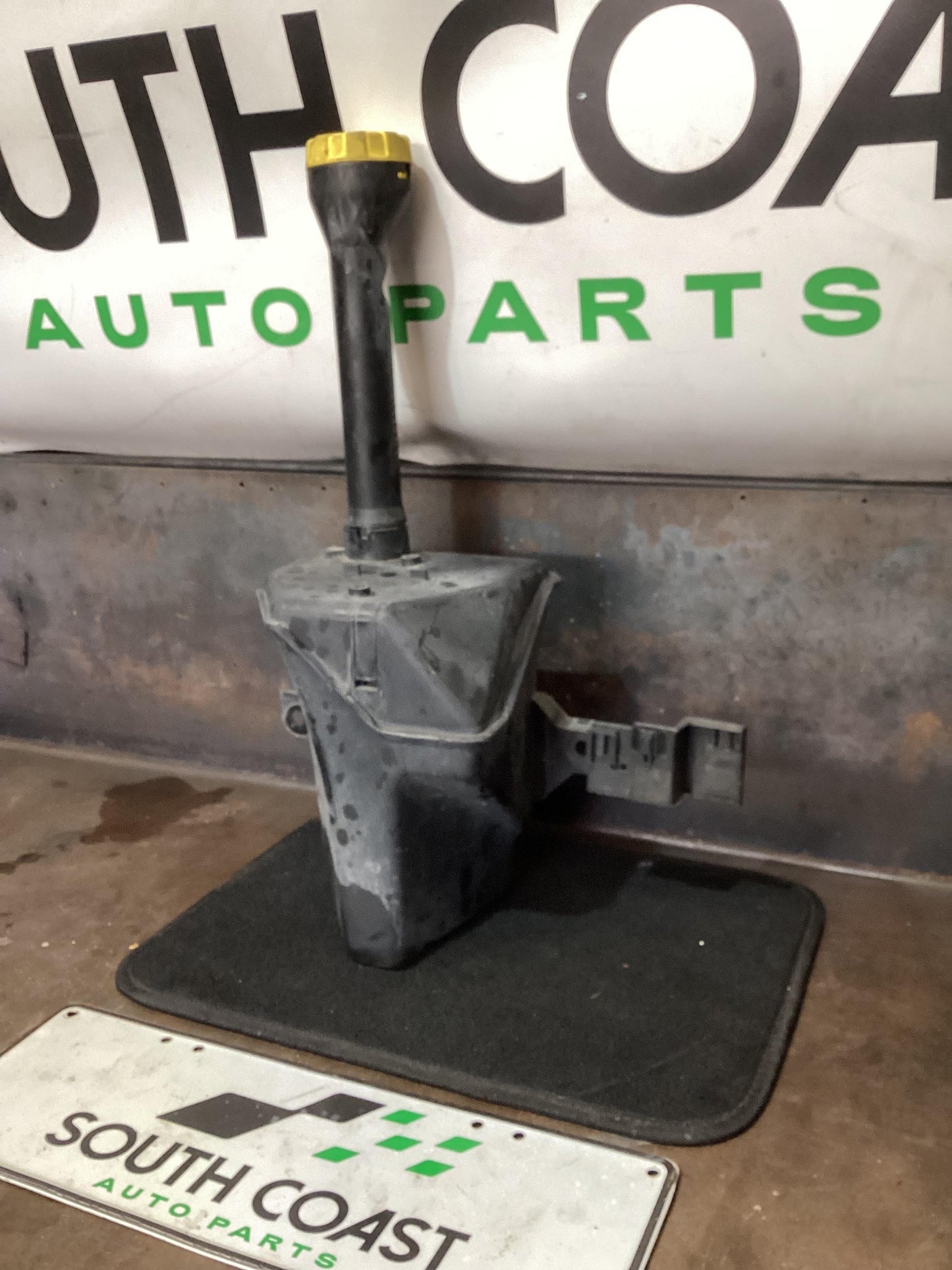 Holden Commodore VE  Overflow Bottle 92164620