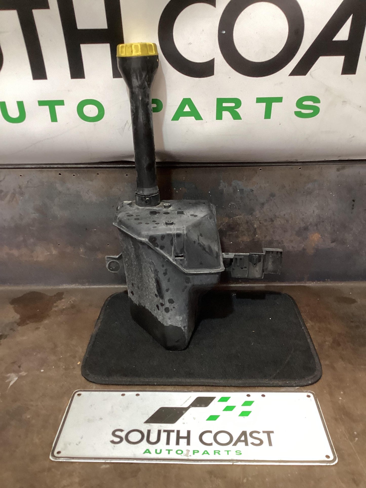 Holden Commodore VE  Overflow Bottle 92164620