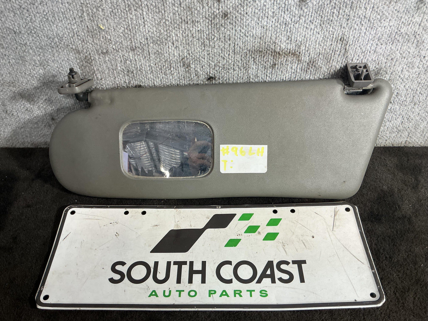 Holden Commodore VR 6H8VRK19HSL781543 Left Sun Visor
