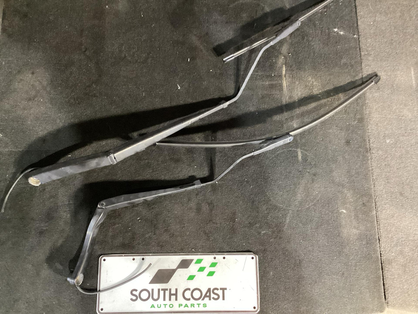 Holden Commodore   Wiper Arm Pair