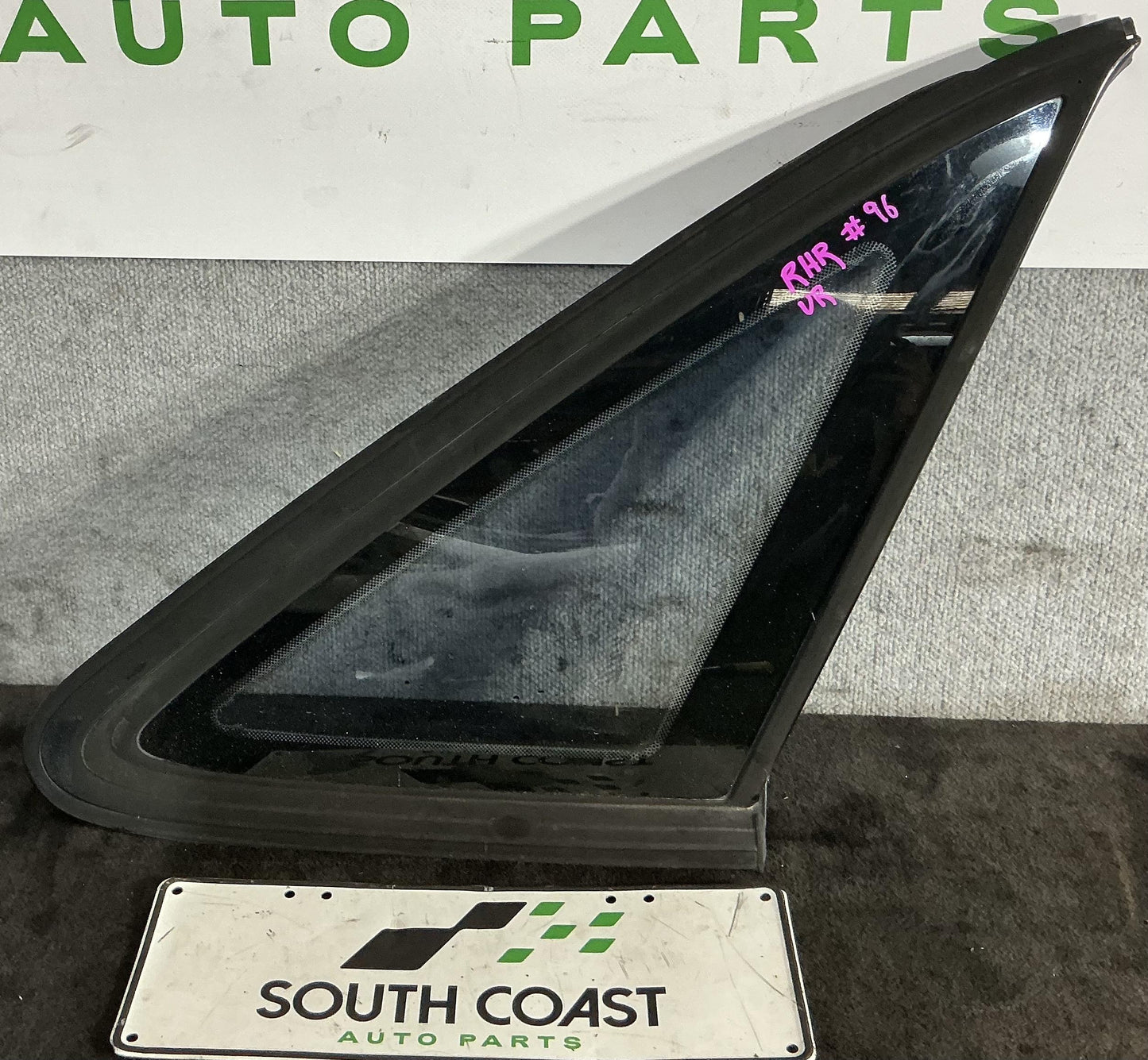 Holden Commodore VR 6H8VRK19HSL781543 Right Rear Quarter Door Glass 92044403