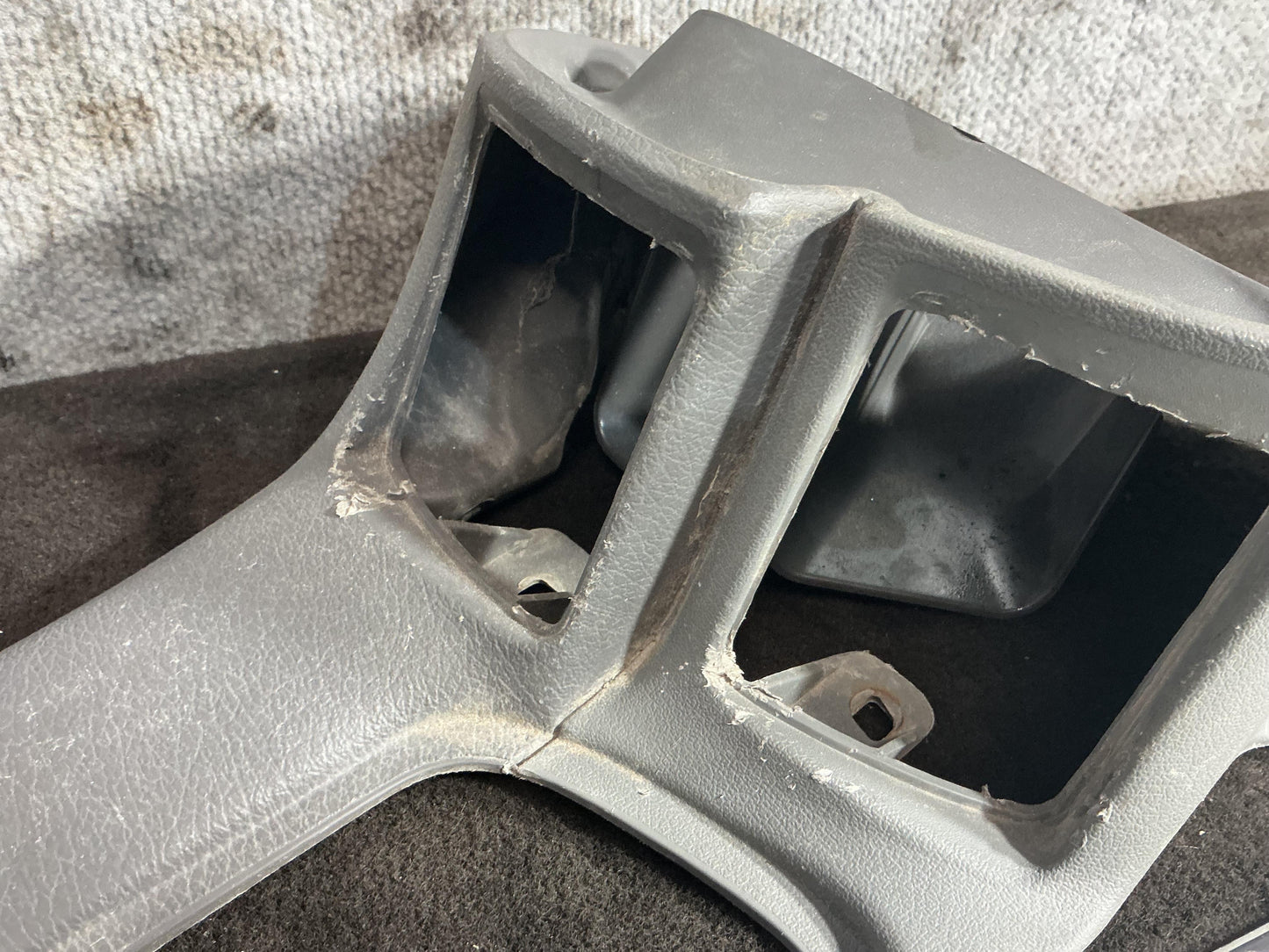 Holden Commodore VR 6H8VRK19HSL781543 A/C Vent Left 92052309