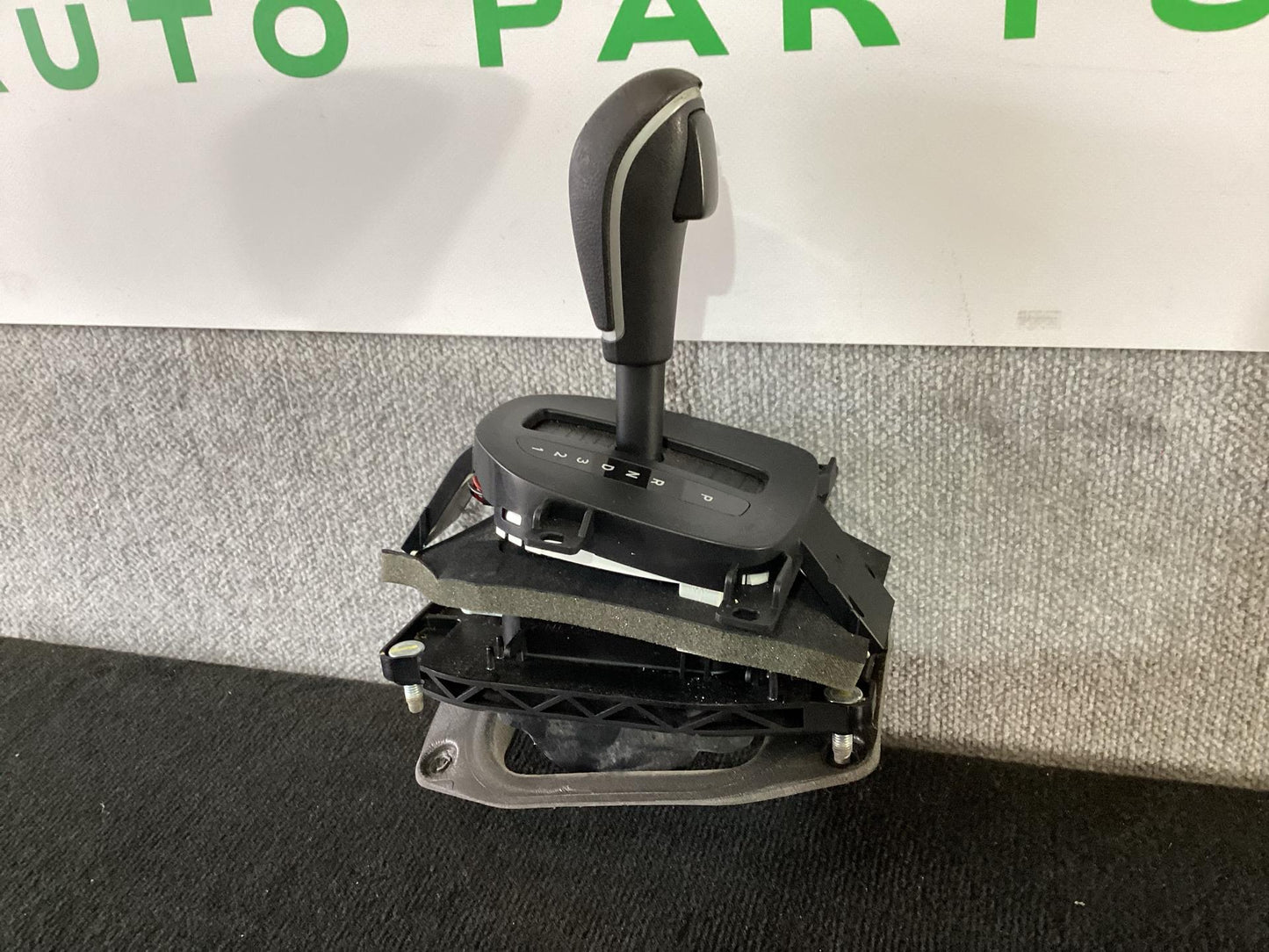 2006 - 2010 Holden Commodore VE  Automatic Shifter Assembly
